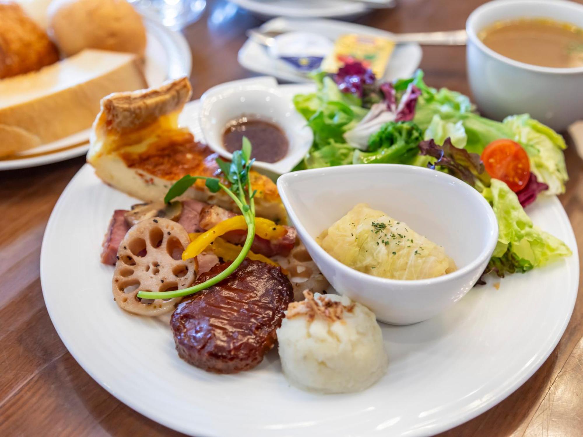 Century Plaza Hotel Tokushima Eksteriør bilde